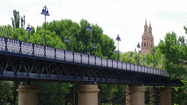 Puente de Hierro en Logroño | Wikimedia Commons - Autor: Tim Tregenza